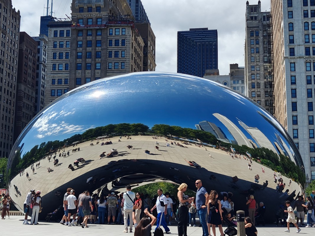 The iconic Chicago Bean